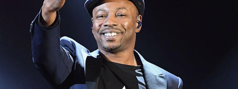 Quelle casquette porte MC Solaar ?