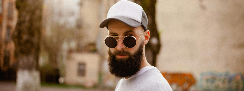 Comment s'appellent les casquettes sans trou ?